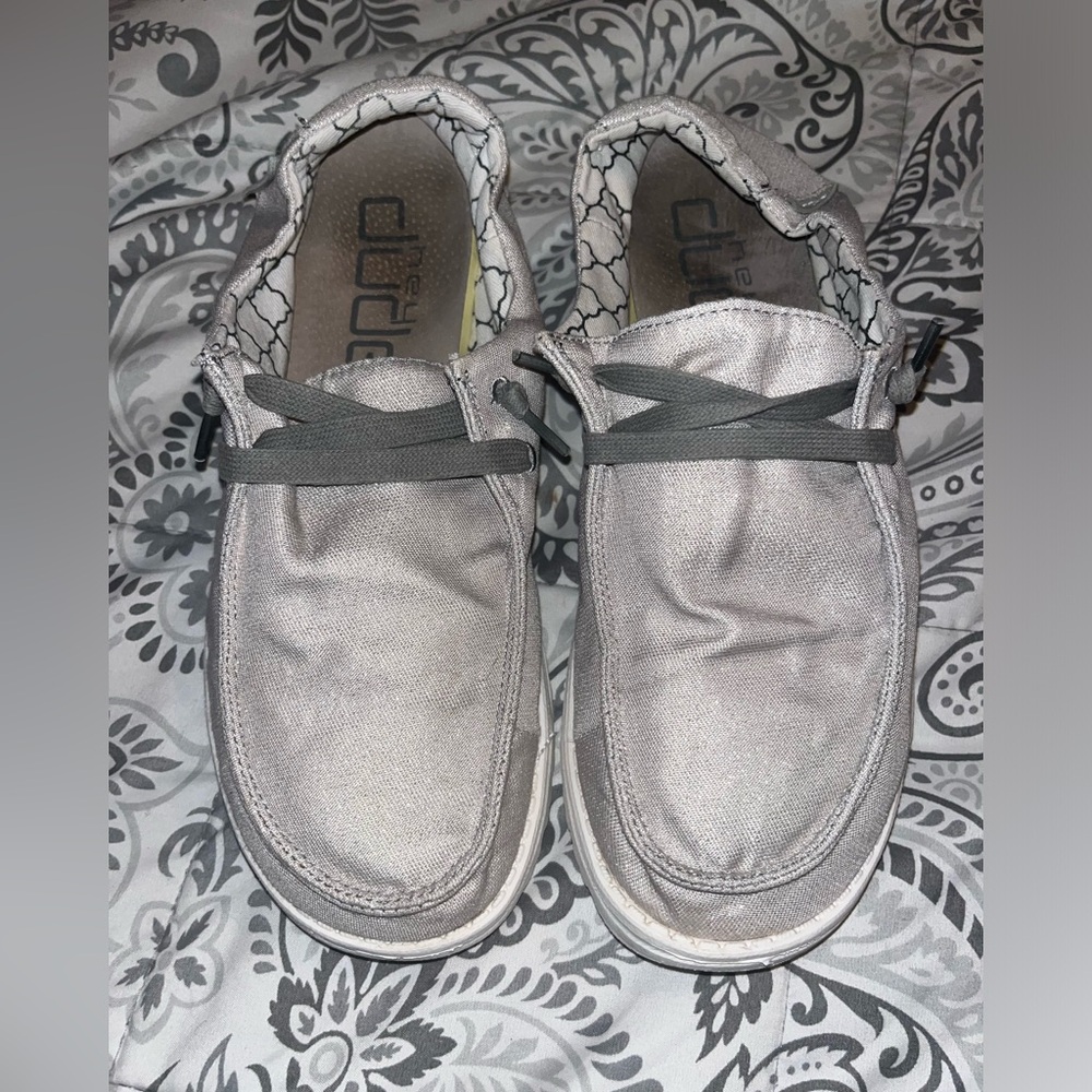 Hey Dudes womens size 9